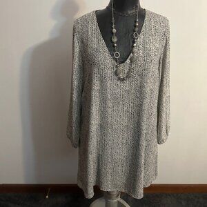 Three Eighty Two Black/White V-neck midi dress, size M